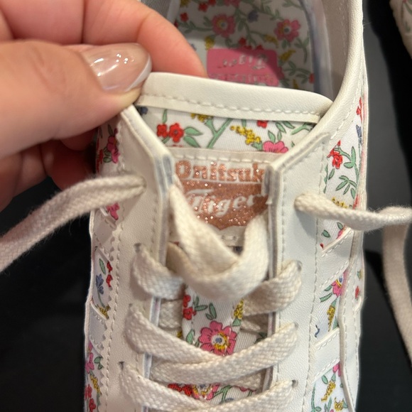 Onitsuka Tiger cherry Blossom floral- Japan exclusive - Picture 4 of 6